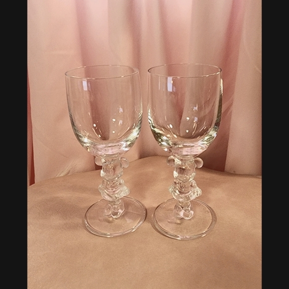 Walt Disney Vintage Minnie Mouse Wine Glasses - a set of 2. - Picture 1 of 5